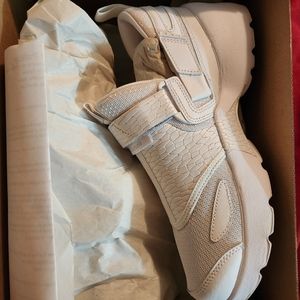 Jordans white low top